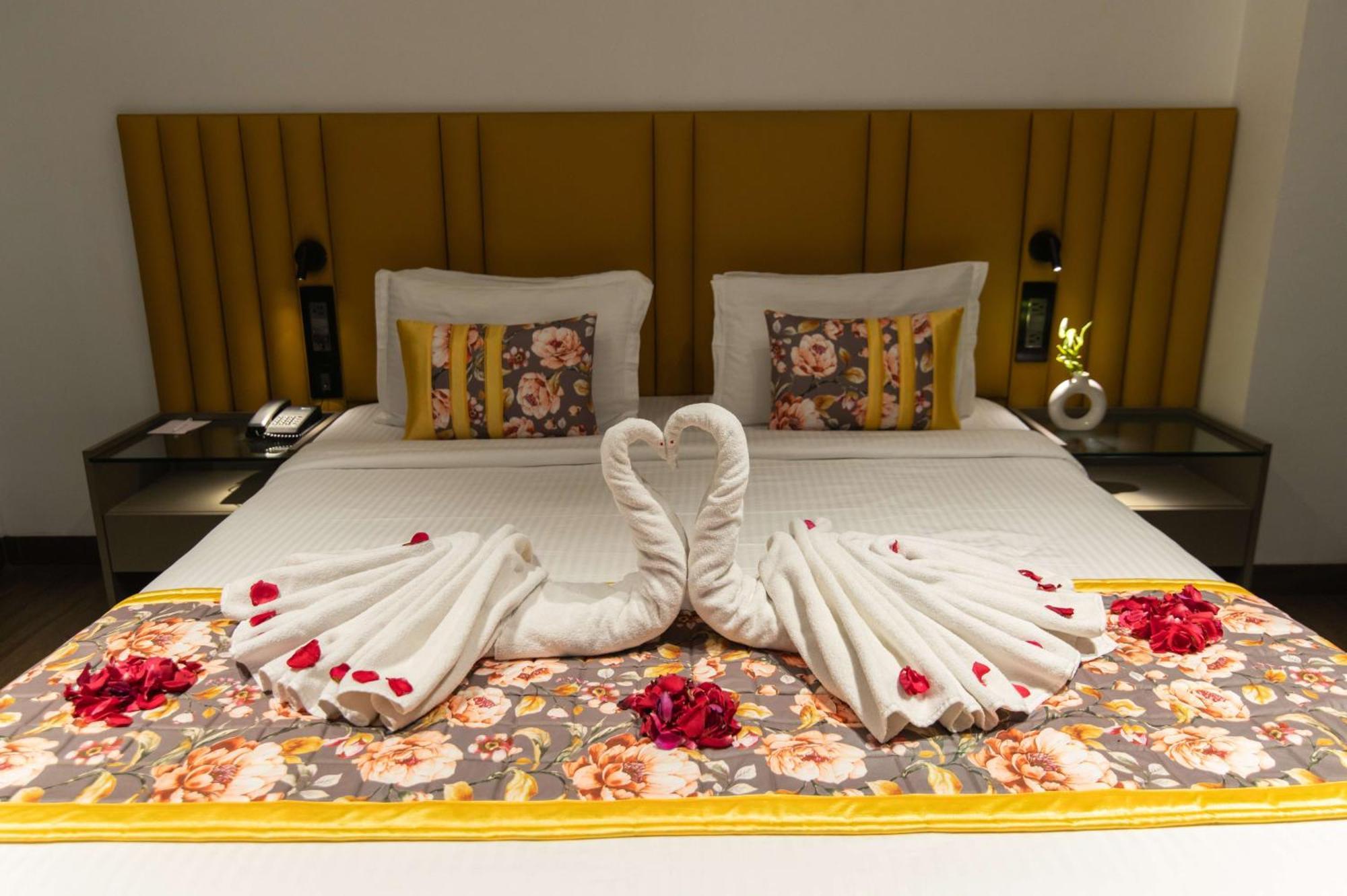 Urvi Banquets & Guest house *